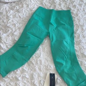 BNWT Lululemon Flow & Go Crop Leggings